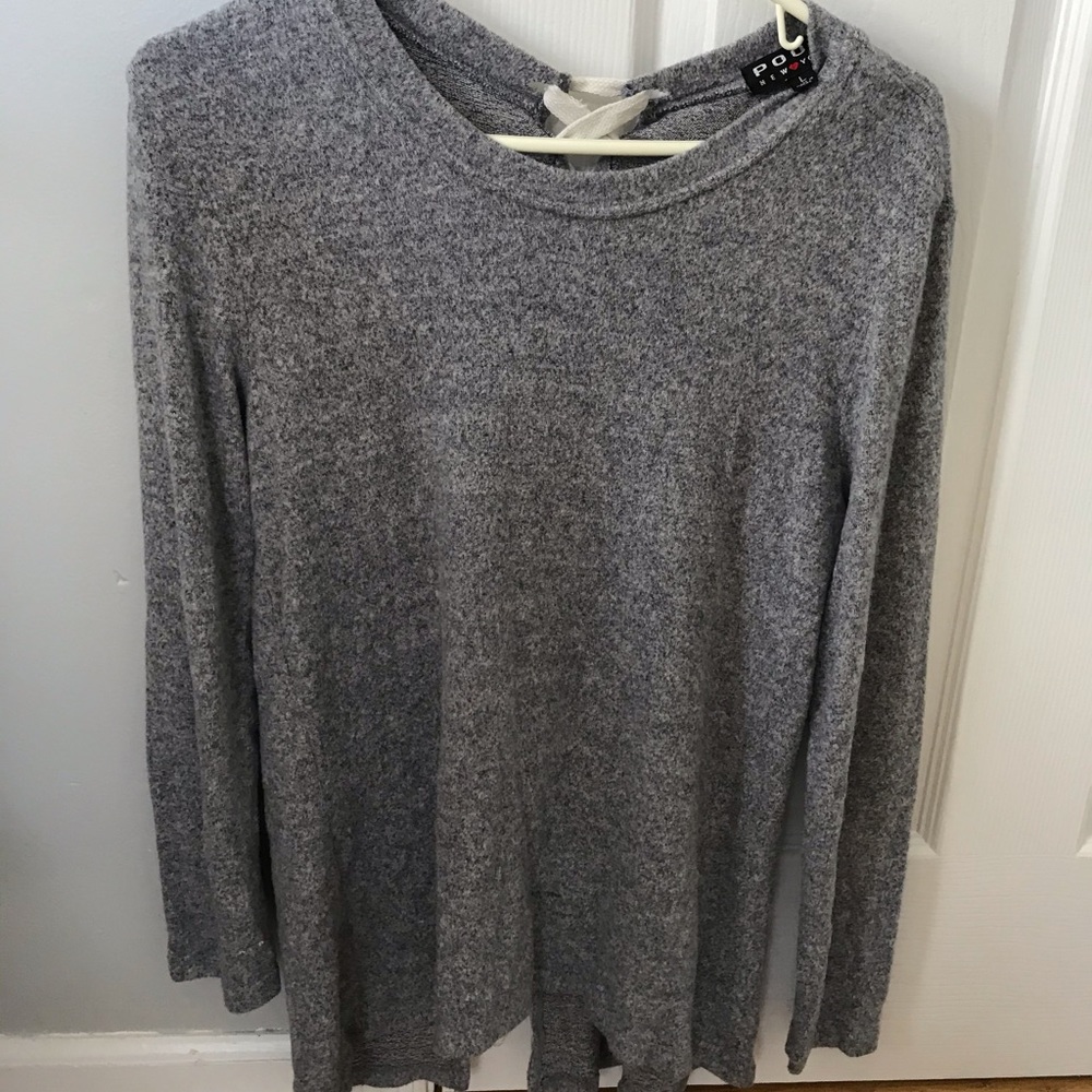 Long sleeve shirt with back details